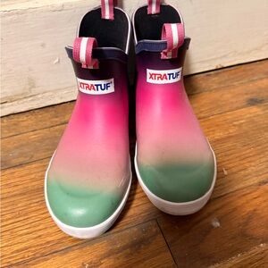 XTRATUF Kids' Gradient Pink and Green Rain Boots